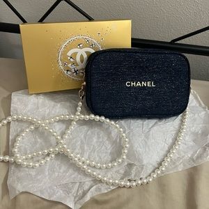 NEW Chanel midnight navy and gold tweed beauty pouch